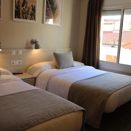 Hostal La Romanica ساباذيل المظهر الخارجي الصورة
