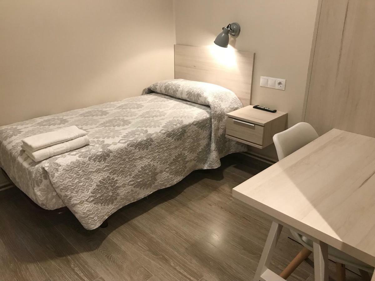 Hostal La Romanica ساباذيل المظهر الخارجي الصورة