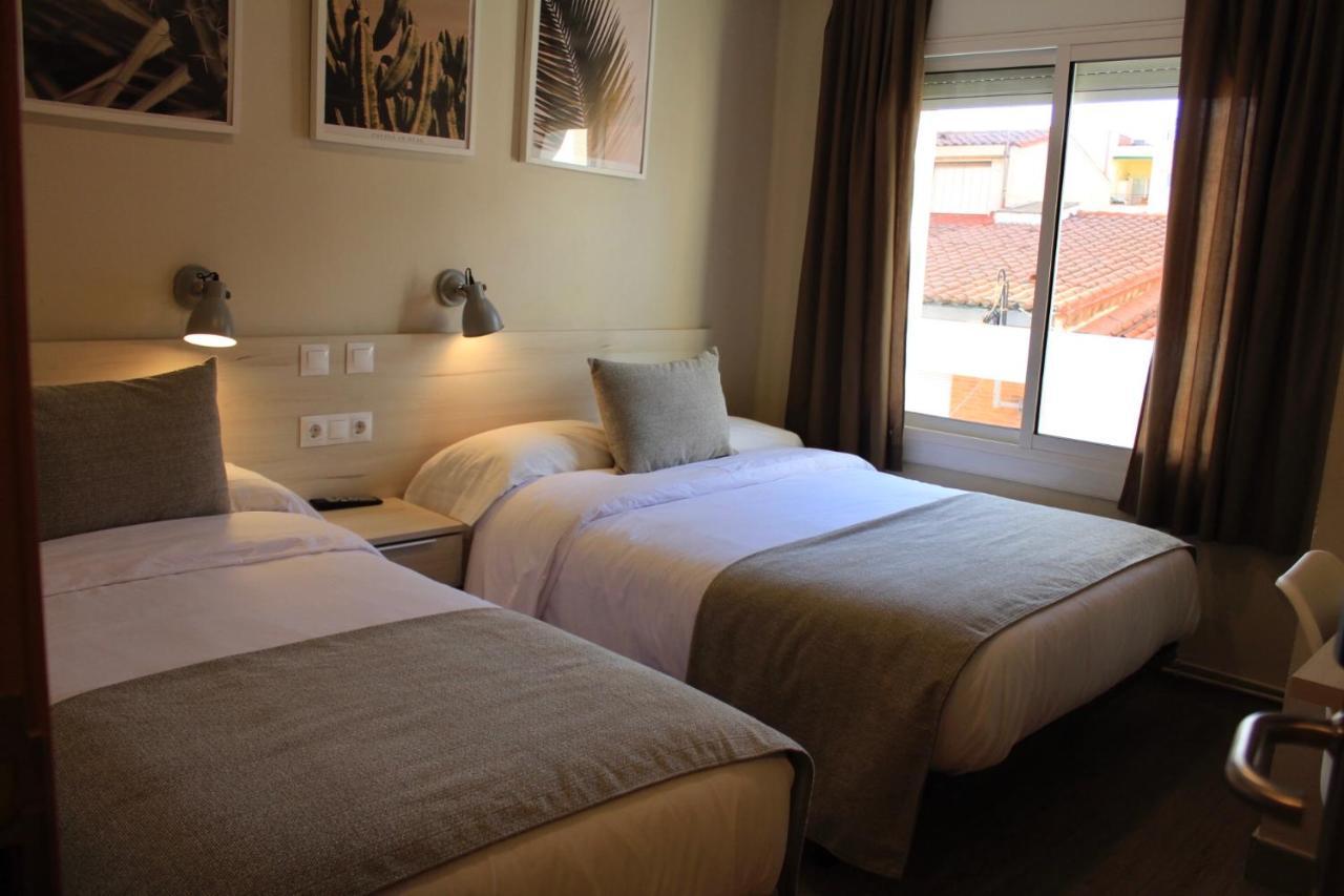 Hostal La Romanica ساباذيل المظهر الخارجي الصورة