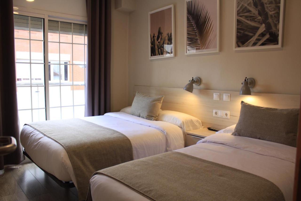 Hostal La Romanica ساباذيل المظهر الخارجي الصورة